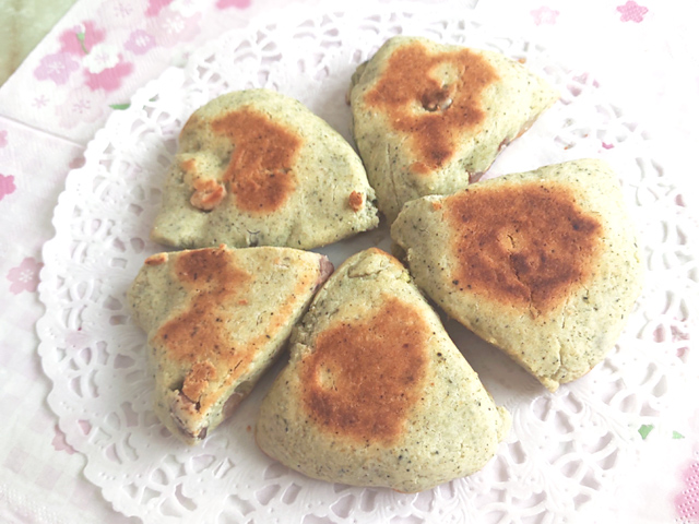 グルテンフリー！蓬と米粉のフライパンスコーン♪