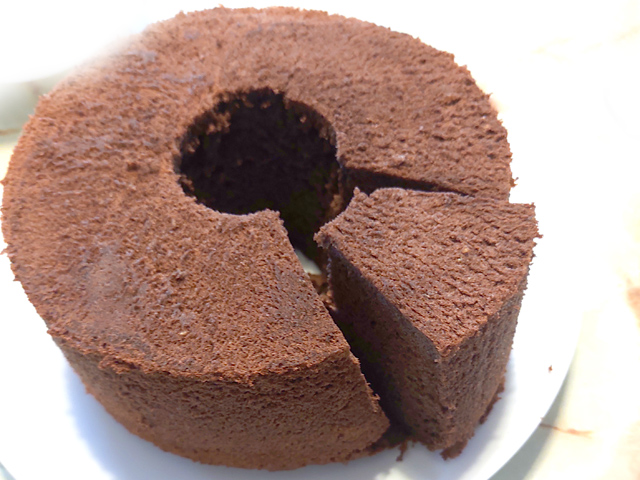 しっとり濃厚！チョコレートのシフォンケーキ♪