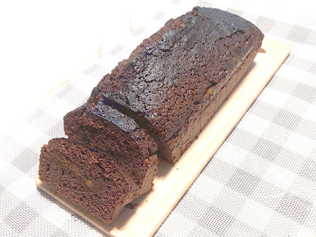 ジャムをサンド！ブラウニー風チョコパウンドケーキ♪