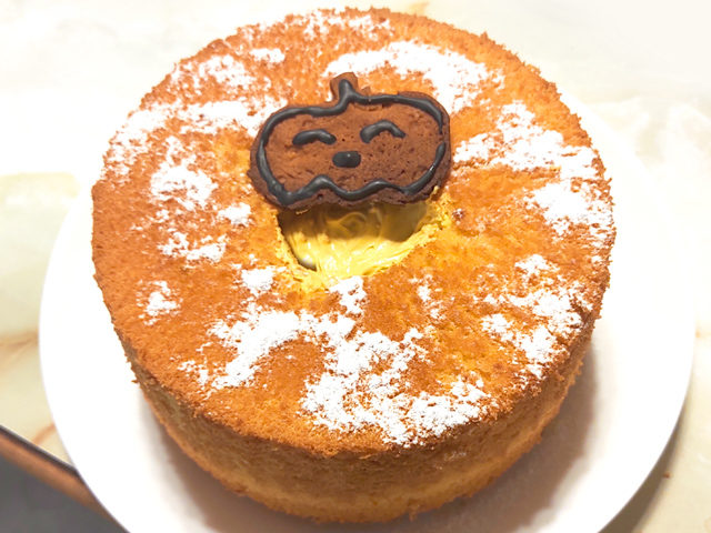 ハロウィンに！南瓜クリーム添えのかぼちゃシフォン♪