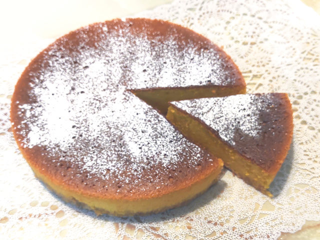 ハロウィンに！シンプルな南瓜のスフレケーキ♪