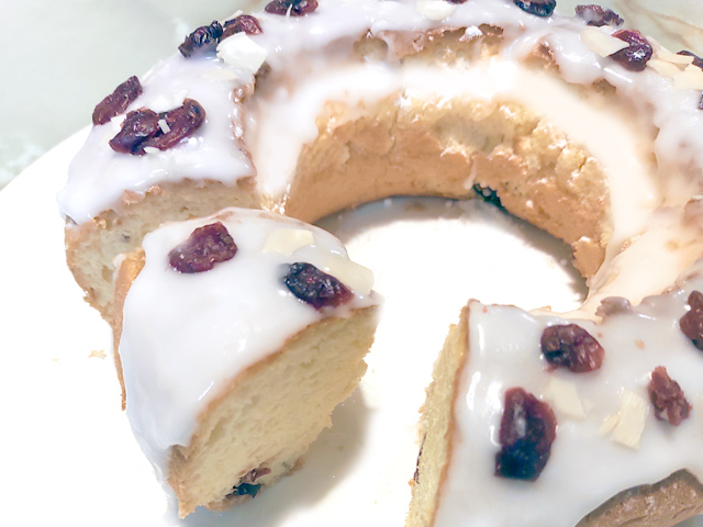 エンゼル型で！ドライクランベリーのスポンジケーキ♪