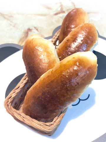 手ごねで作る！シンプルなコッペパン♪