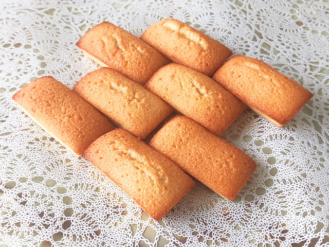 100均のシリコン型で！シンプル★フィナンシェ♪