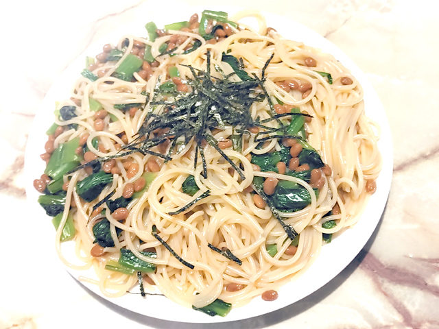 ささっと作れる！小松菜と納豆の和風パスタ♪