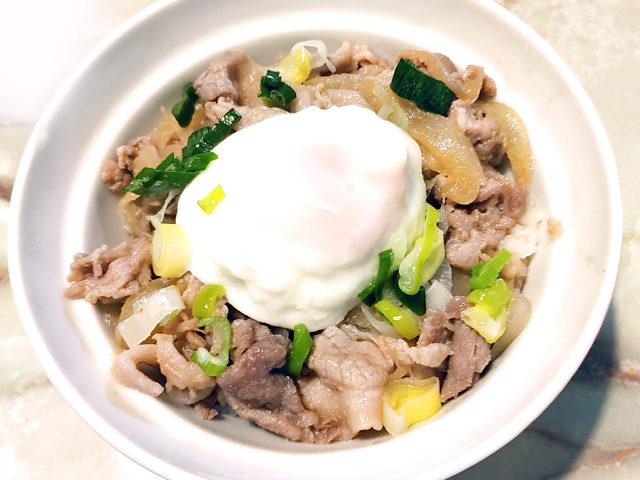 豚丼アレンジ！豚こまで作る甘みそ仕立ての豚丼♪