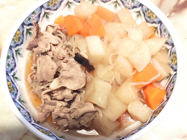 大根の大量消費にも！肉じゃがならぬ肉大根♪