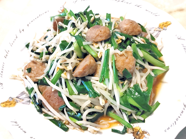 節約レシピ！ニラともやしと肉団子の時短炒め♪