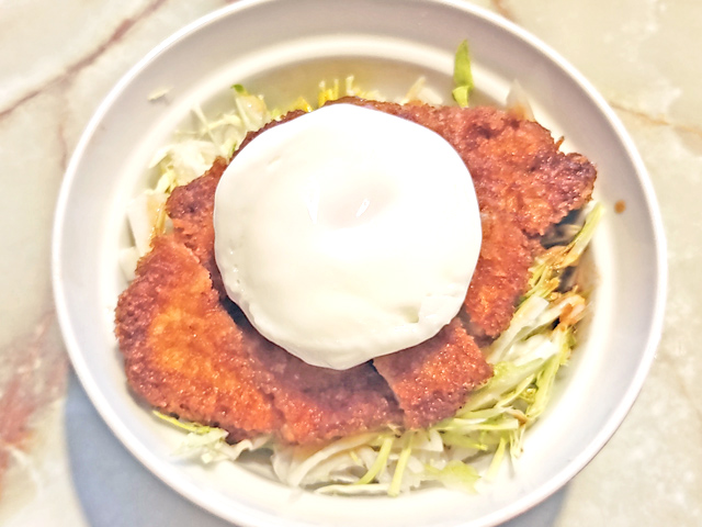 トンカツアレンジ!田舎風・温玉乗せソースカツ丼♪