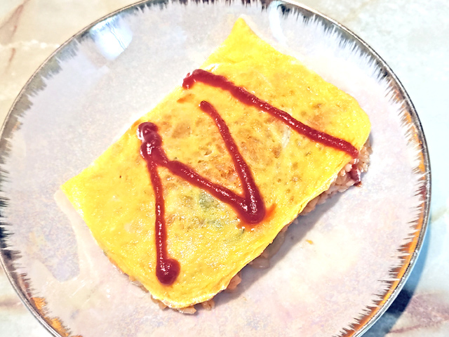 玉子焼き器で！ソーセージ＆チーズINオムライス♪