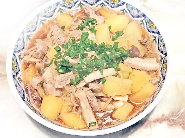 スタミナ料理！にんにく入りの肉じゃが風♪