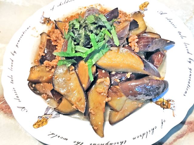 ナスとひき肉で作る！簡単甘味噌炒め♪