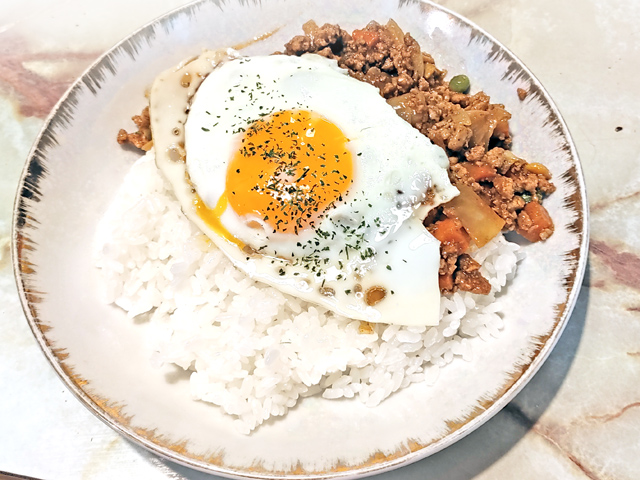 冷凍ミックスベジタブルで時短！ひき肉のドライカレー