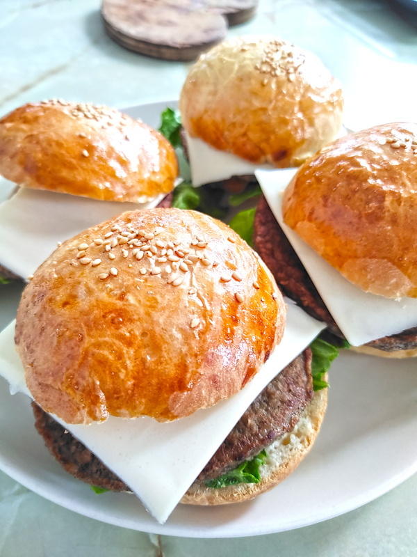 スタンドミキサーで時短！ハンバーガ用手作りバンズ♪