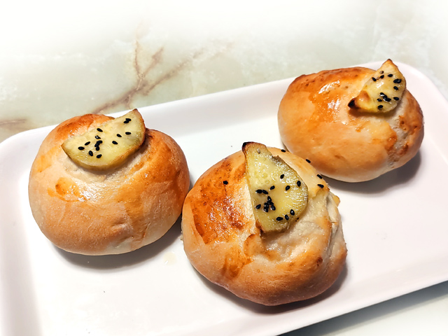 惣菜パン？菓子パン？サツマイモと国産チーズのパン♪